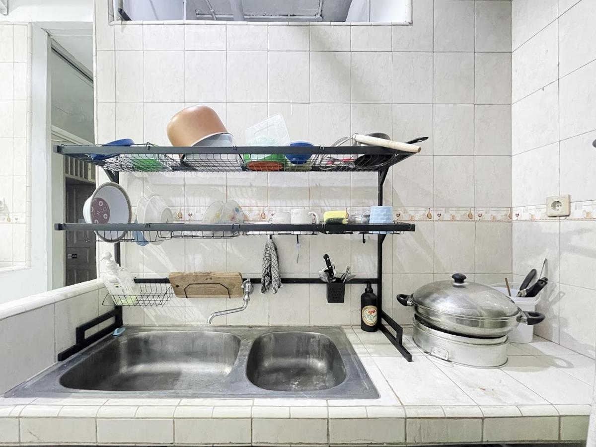 Kos Awany Coliving Vandrerhjem Jakarta Eksteriør bilde