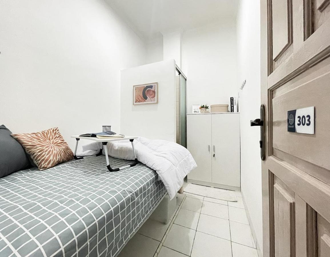 Kos Awany Coliving Vandrerhjem Jakarta Eksteriør bilde
