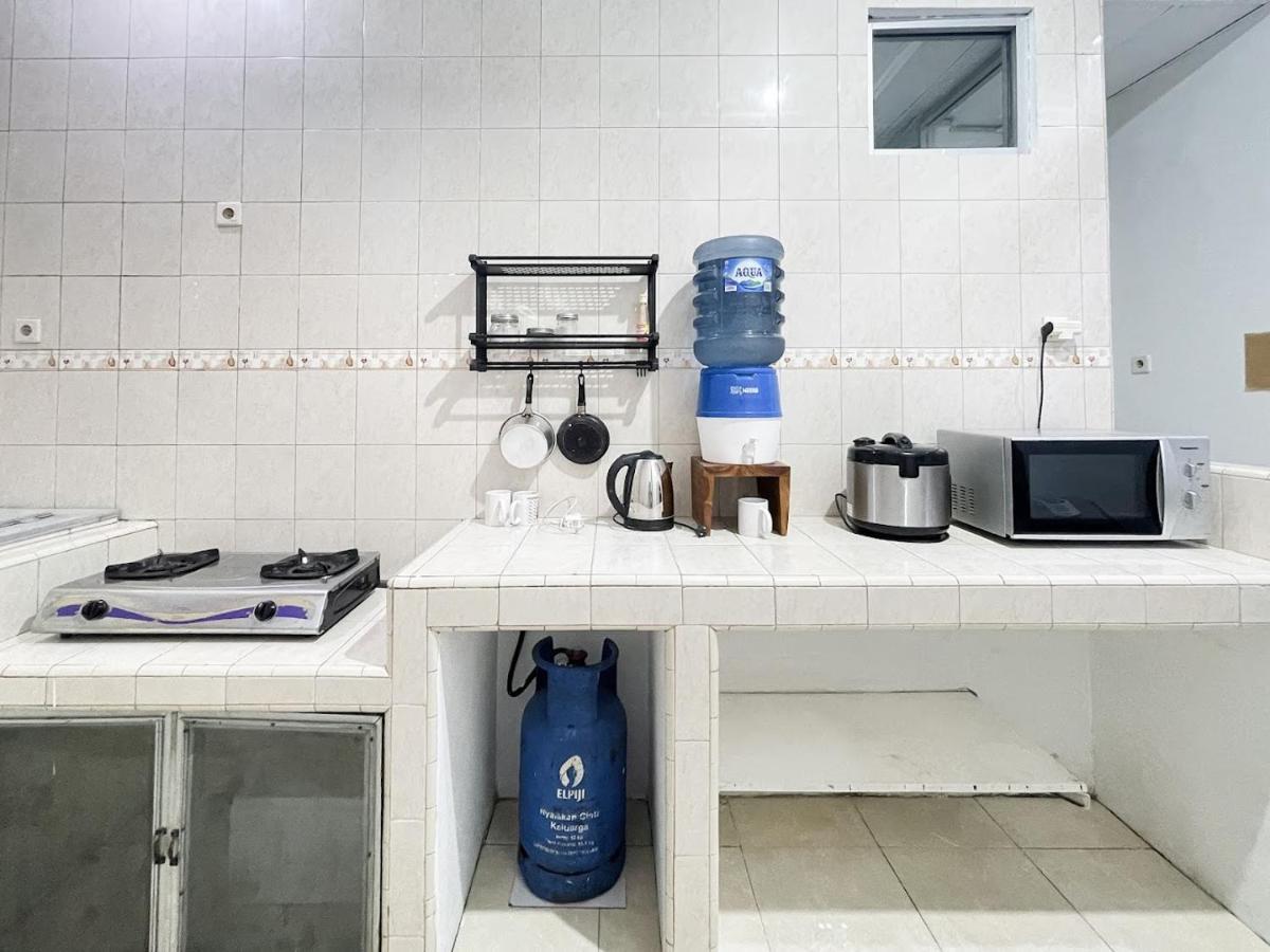Kos Awany Coliving Vandrerhjem Jakarta Eksteriør bilde